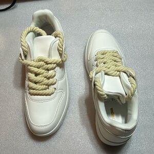 FN White Sneakers with rope laces NIB Sz 10